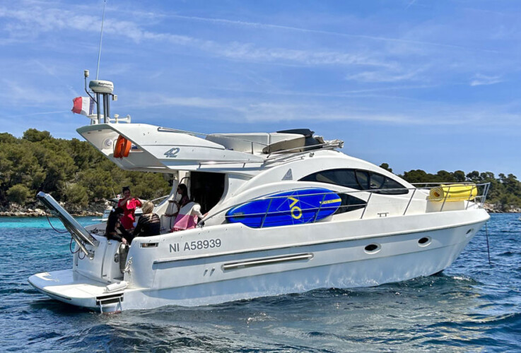 Azimut-42 1
