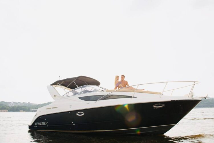 yacht-Bayliner-285-16