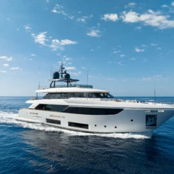 yacht Ferretti Custom Line Navetta 33 MAC ONE 1