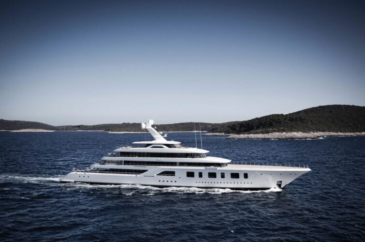 Aquarius yacht charter French Riviera 1