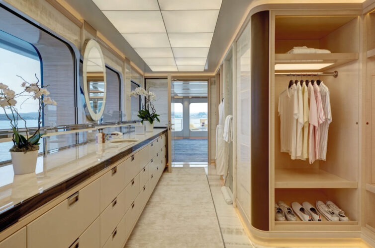 Aquarius yacht charter French Riviera 14