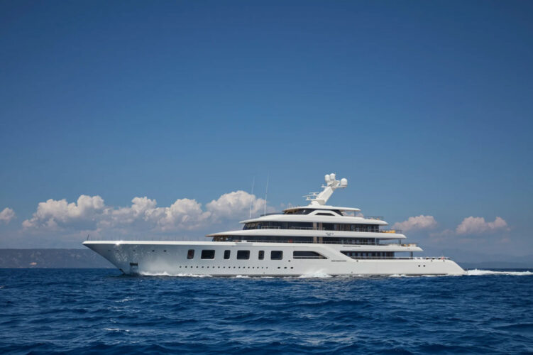 Aquarius yacht charter French Riviera 4