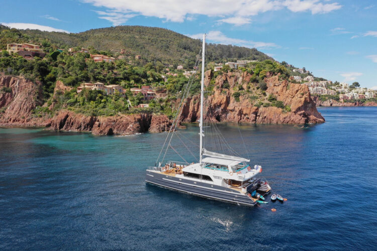 CAT 120 Cannes 4