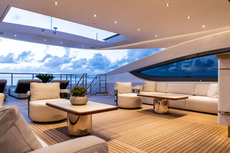 Fantasea yacht charter French Riviera 17