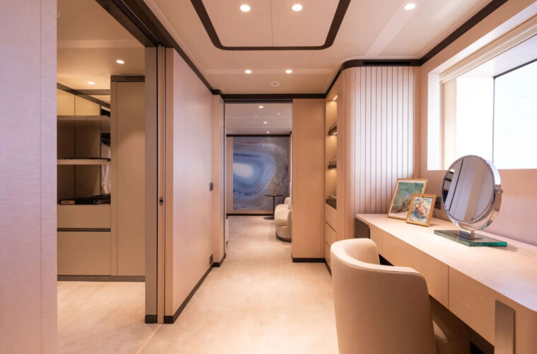 Fantasea yacht charter French Riviera 27