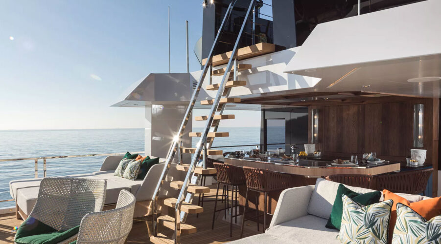 Location de yacht King Benji Côte d'Azur 23