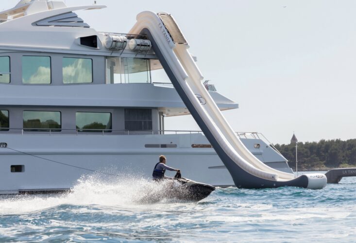 La Tania yacht charter French Riviera 22