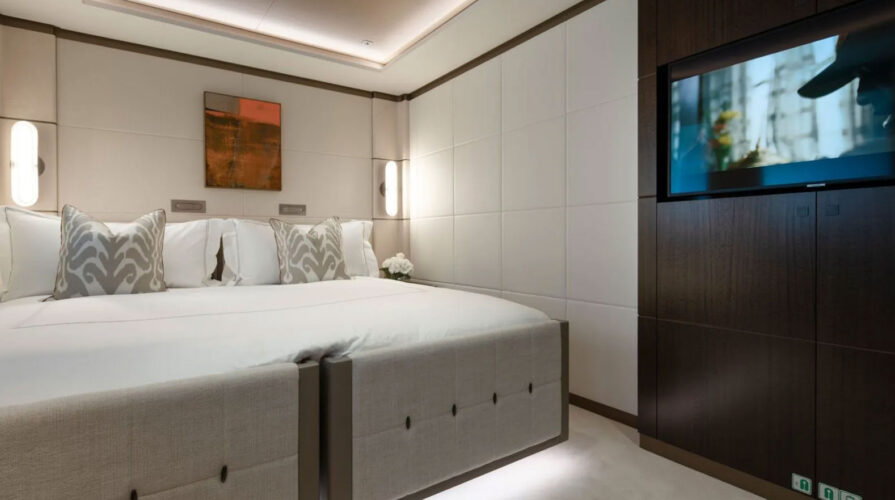 MOSKITO yacht charter French Riviera 22
