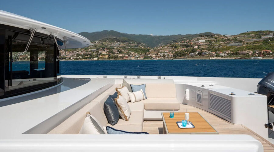 MOSKITO yacht charter French Riviera 31