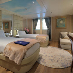 Moonlight II yacht charter French Riviera 17