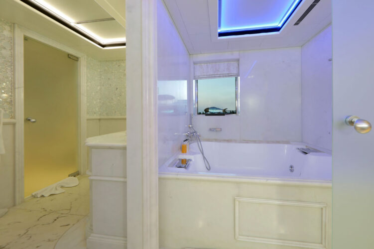 Moonlight II yacht charter French Riviera 19