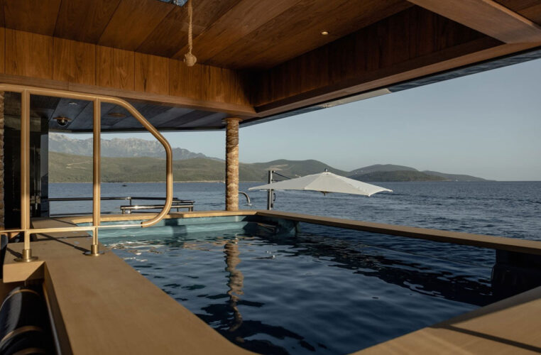 Pink Shadow yacht charter French Riviera 16