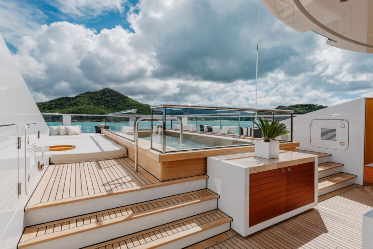 Quantum of Solace yacht charter French Riviera 10