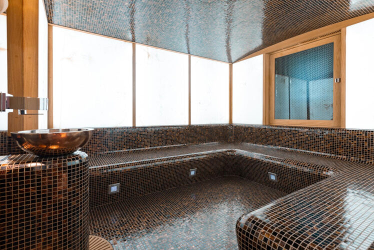 Quantum of Solace yacht charter French Riviera 20