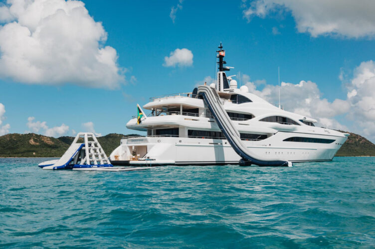 Quantum of Solace yacht charter French Riviera 7