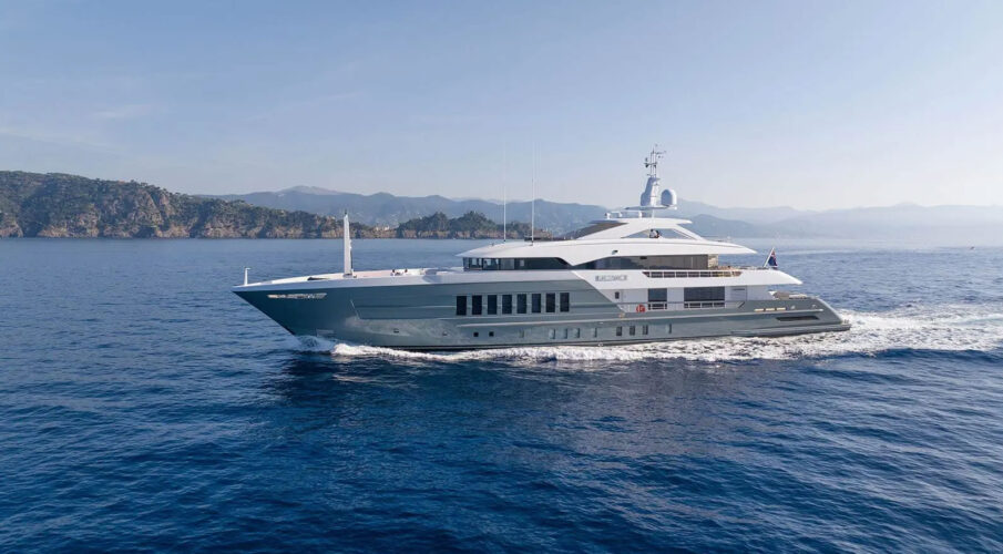 RELIANCE yacht charter French Riviera 1