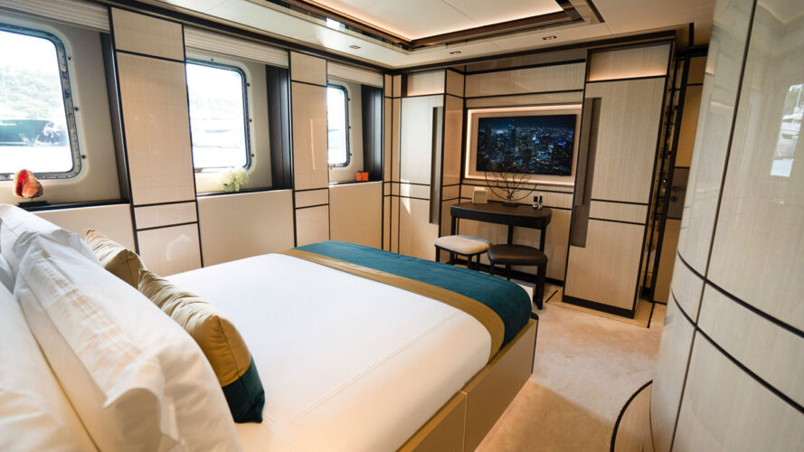 RELIANCE yacht charter French Riviera 10