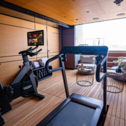 RELIANCE yacht charter French Riviera 16