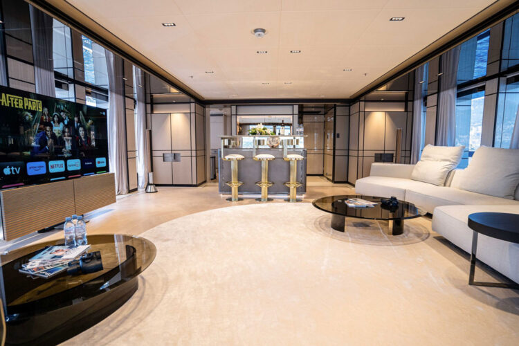 RELIANCE yacht charter French Riviera 17
