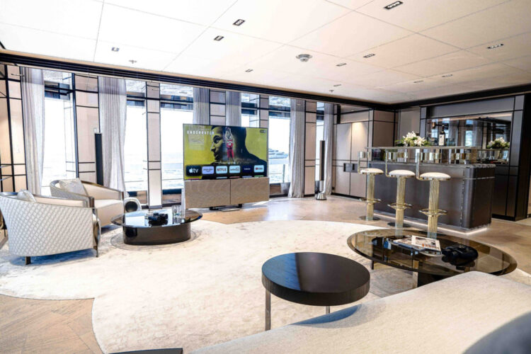 RELIANCE yacht charter French Riviera 18