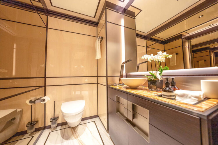 RELIANCE yacht charter French Riviera 23