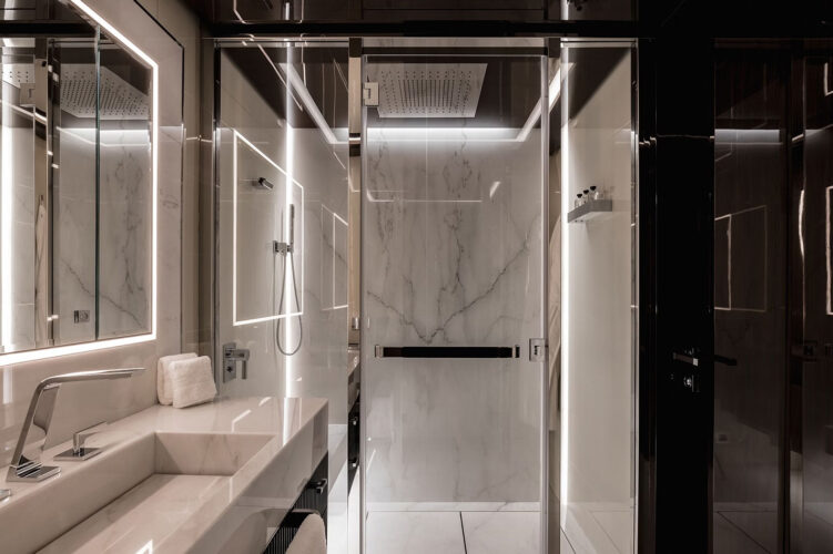 Resilience yacht charter French Riviera 32