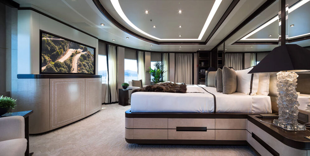 TRIUMPH yacht charter French Riviera 7