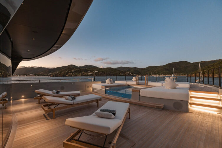VIRTUOSITY yacht charter French Riviera 18