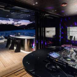 VIRTUOSITY yacht charter French Riviera 26