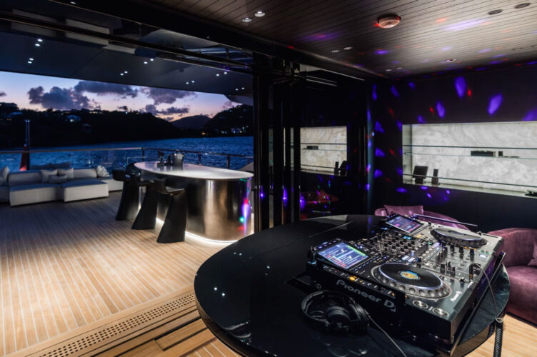 VIRTUOSITY yacht charter French Riviera 26