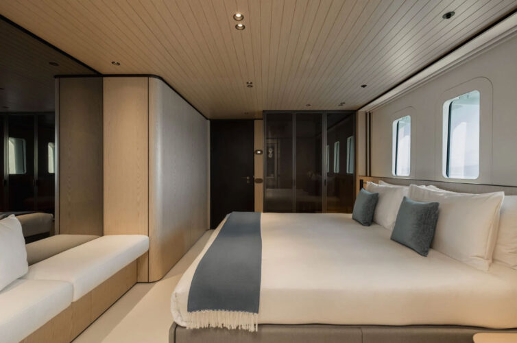 VIRTUOSITY yacht charter French Riviera 34