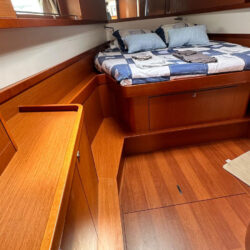 voilier Beneteau Oceanis 45 Antibes 7