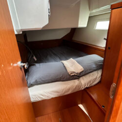 voilier Beneteau Oceanis 45 Antibes 9