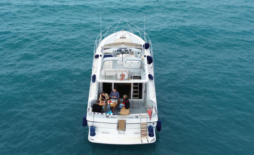 yacht Fairline 43 Fly Paradis 6