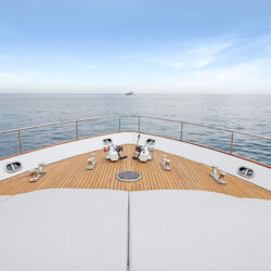 location yacht Zaffiro Canados 90 Menton 10