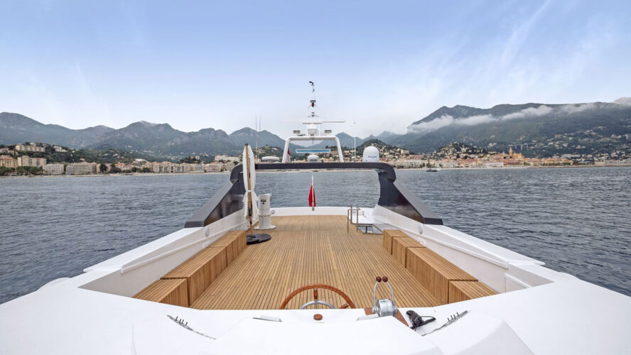 location yacht Zaffiro Canados 90 Menton 14