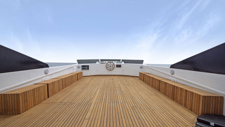 location yacht Zaffiro Canados 90 Menton 15