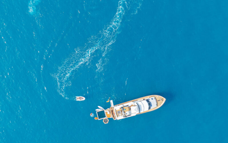 location yacht Zaffiro Canados 90 Menton 24