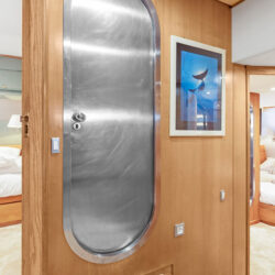 location yacht Zaffiro Canados 90 Menton 3