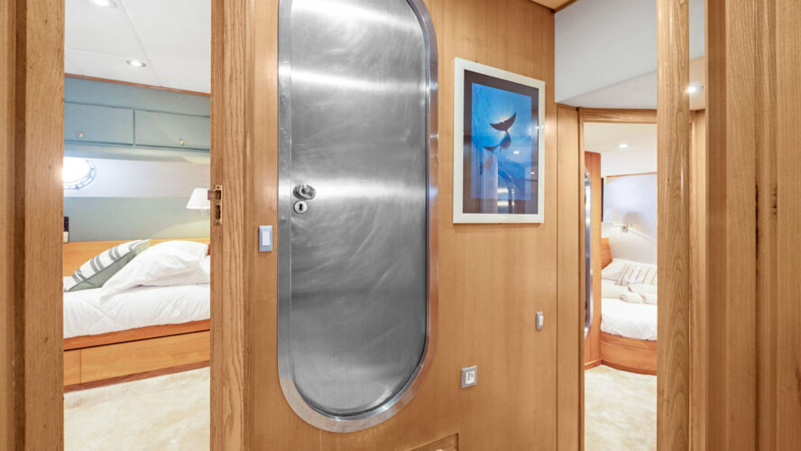 location yacht Zaffiro Canados 90 Menton 3