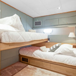 location yacht Zaffiro Canados 90 Menton 5