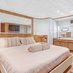 location yacht Zaffiro Canados 90 Menton 7