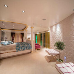 Location de yacht élégant 007 Côte d'Azur 9