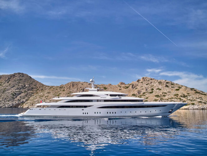 Location de yacht OPtasia Côte d'Azur 1