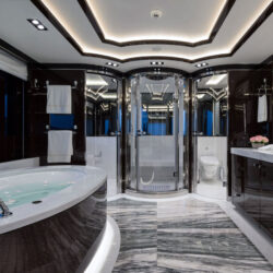 Location de yacht OPtasia Côte d'Azur 10