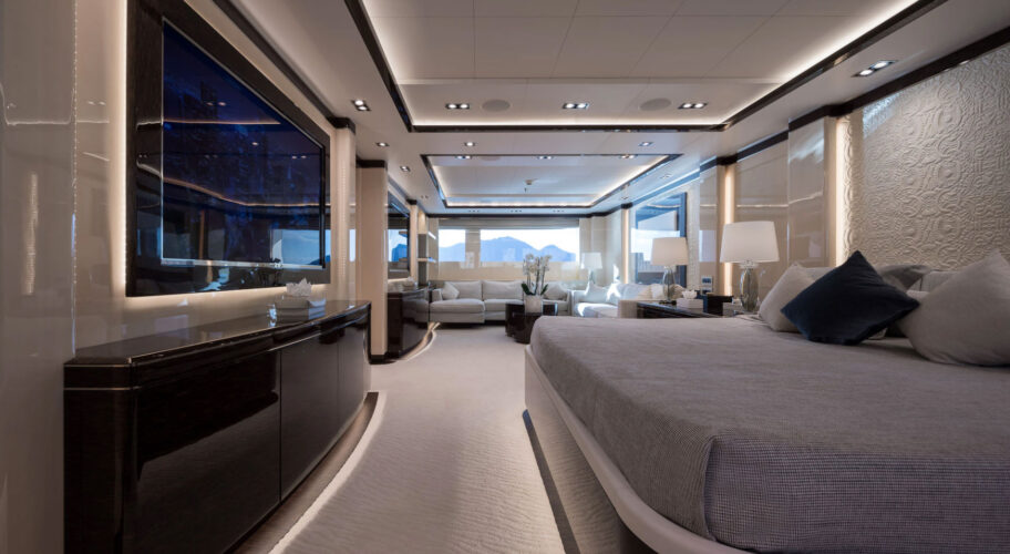 Location de yacht OPtasia Côte d'Azur 13