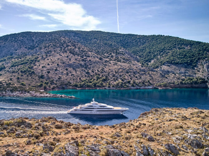 Location de yacht OPtasia Côte d'Azur 2