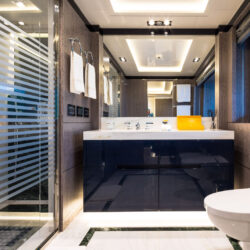 Location de yacht OPtasia Côte d'Azur 20