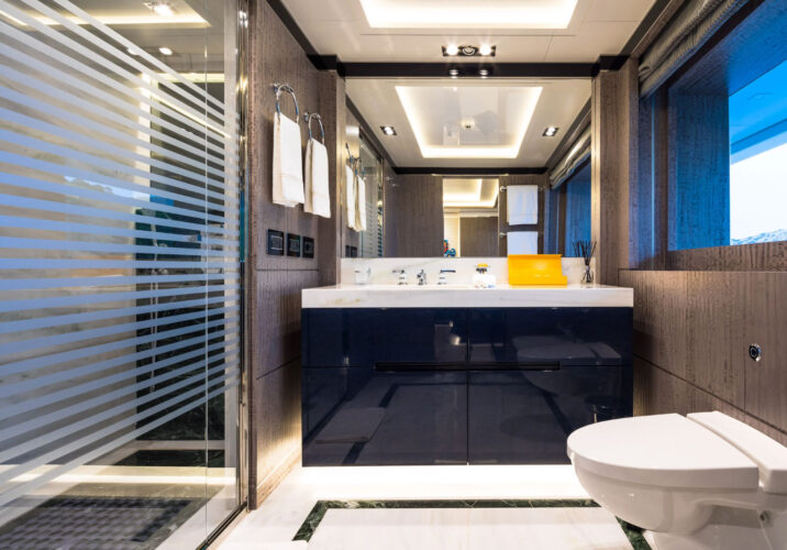Location de yacht OPtasia Côte d'Azur 20