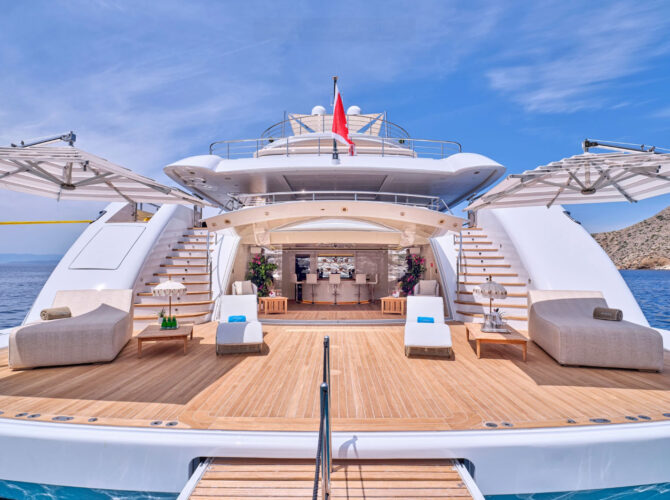 Location de yacht OPtasia Côte d'Azur 23